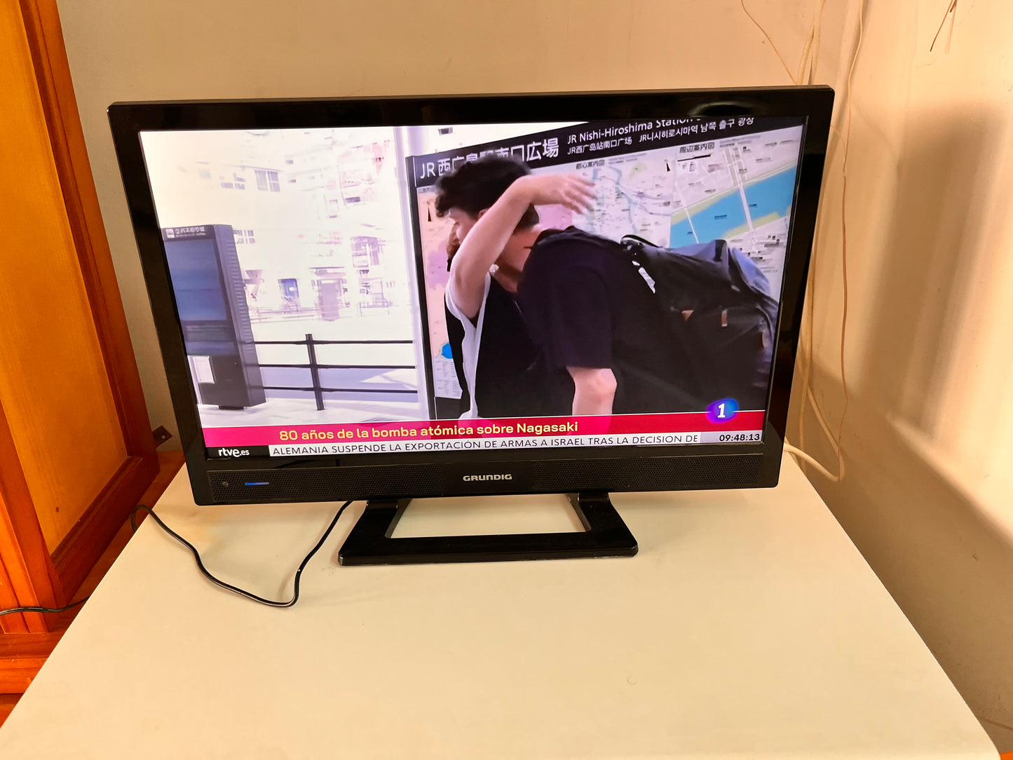 Televisor 22 pulgadas TDT incorporado +mando