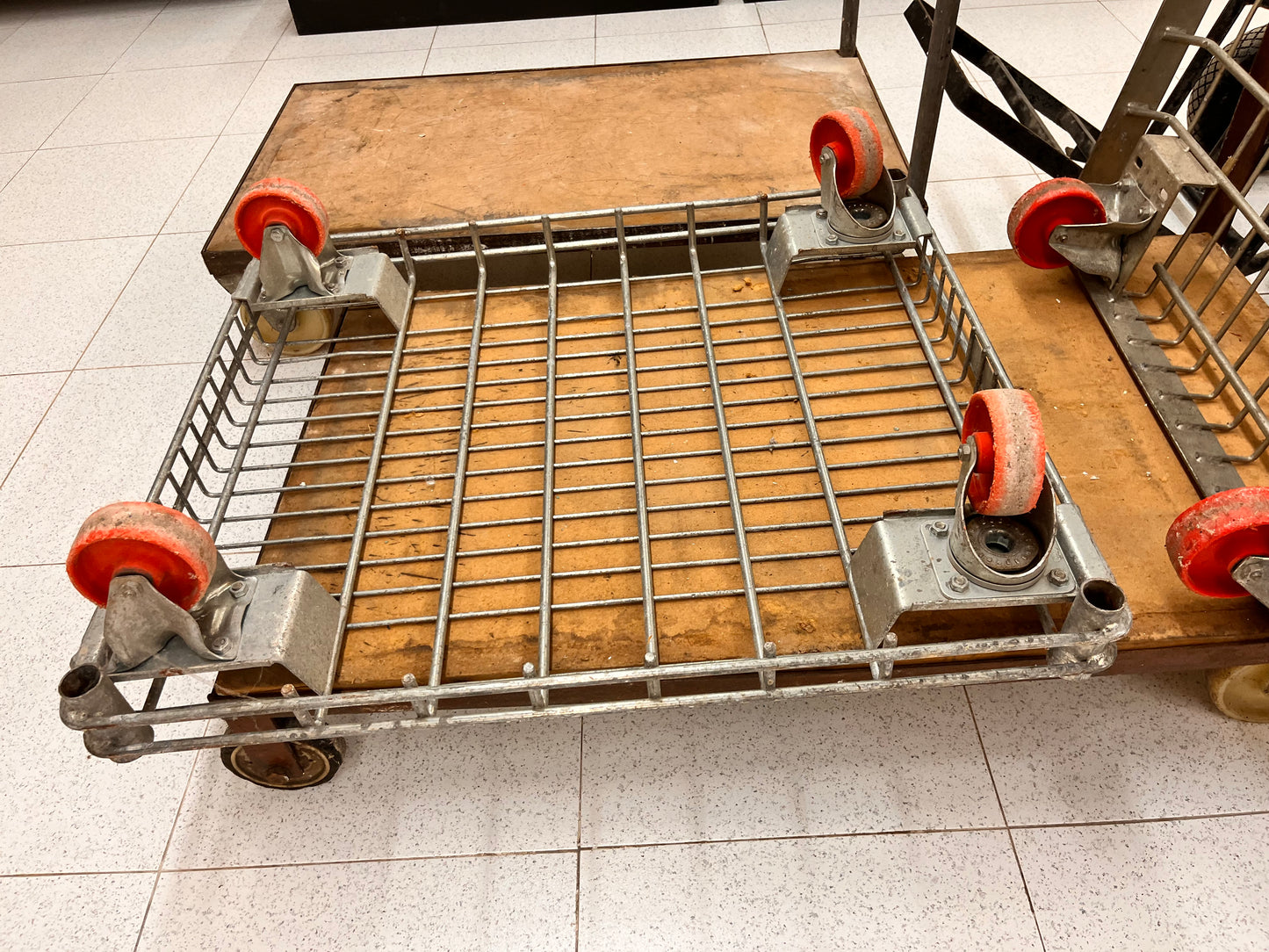 Carro metálico 80x70