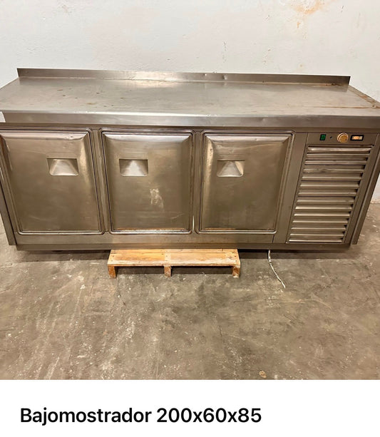 Bajomostrador 200x60x85