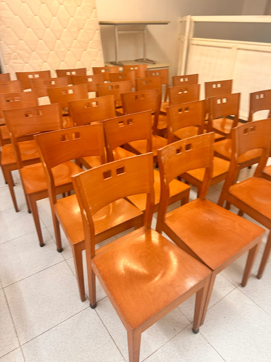 Sillas a 7€ unidad